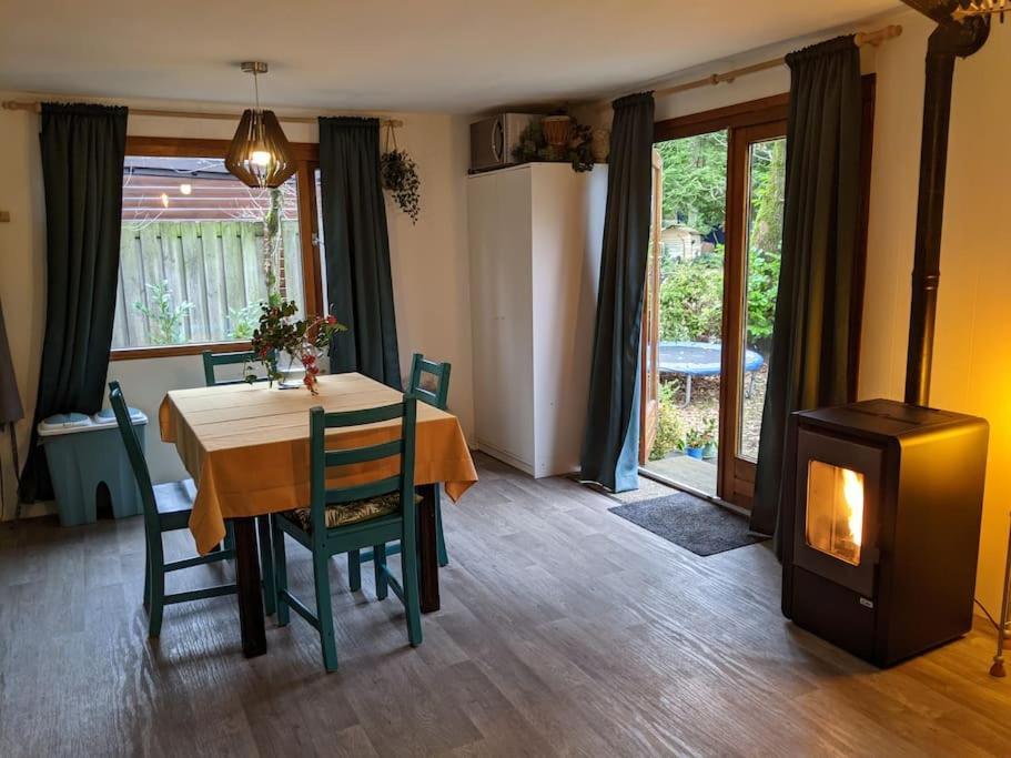 Sfeervol Chaletje In Een Rustige Bosrijke Omgeving Diessen ภายนอก รูปภาพ